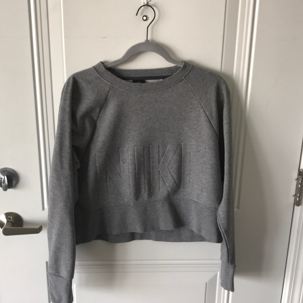 Cropped Nike Crewneck